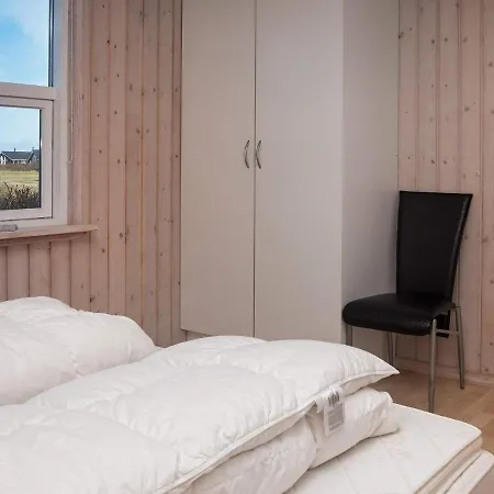 8 Person Holiday In Harbo Re