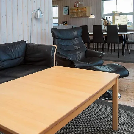 8 Person Holiday In Harbo Re *