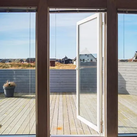 8 Person Holiday In Harbo Re Harboør