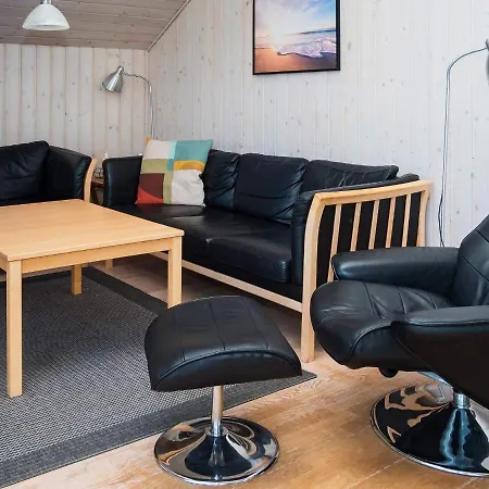 8 Person Holiday In Harbo Re *